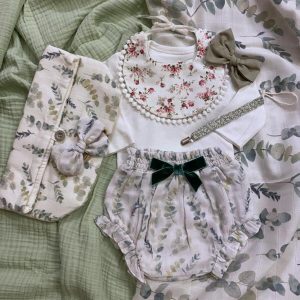 8 Parça Okaliptus Müslin Set(Müslin Battaniye, Örtü,Şort,Anne Çanta,Emzik Klipsi,2 Adet Toka,Önlük) Yeşil